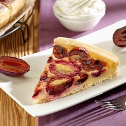 [8846] Tarte aux pruneaux coupée, 8 parts Ø 26 cm