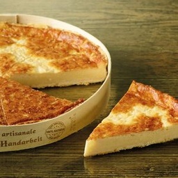 [8374] Quiche au fromage coupée 8 pcs Ø 28cm
