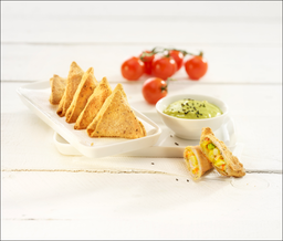 [6626] Mini samosa aux légumes 1.8 kg (78 pcs de 23 gr) préfrits